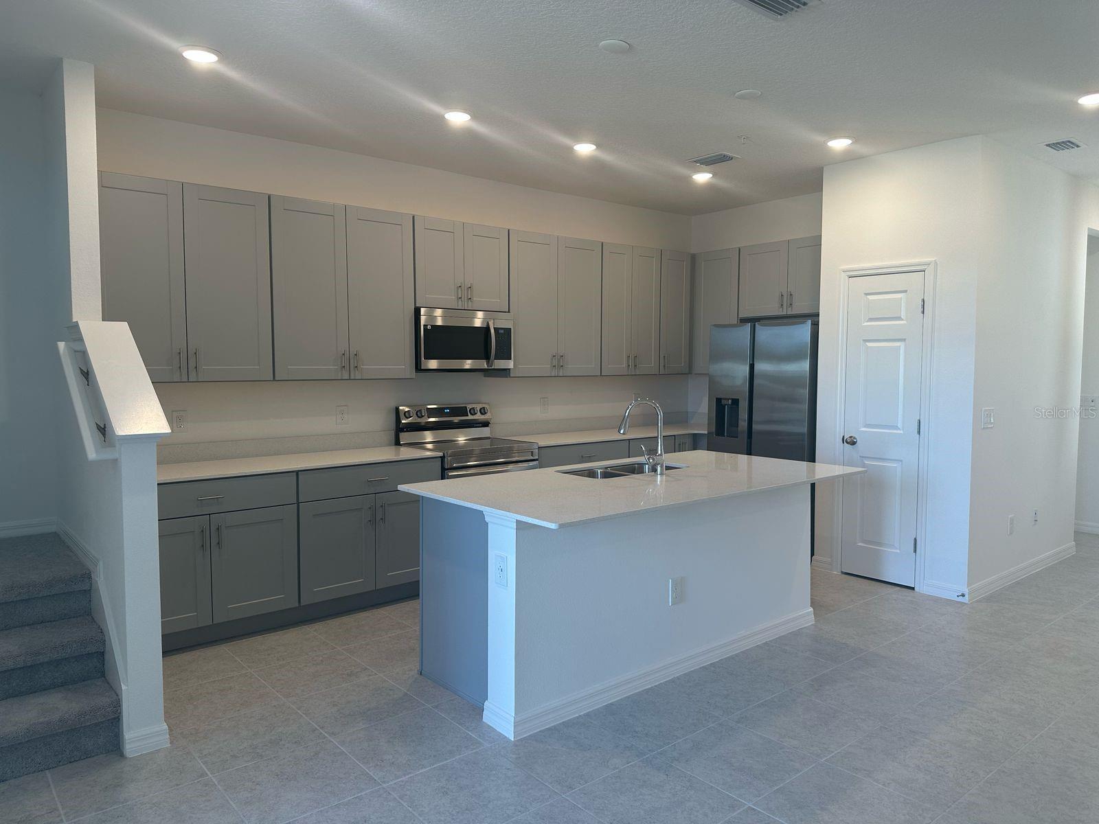 1634 Acclaim Property Photo