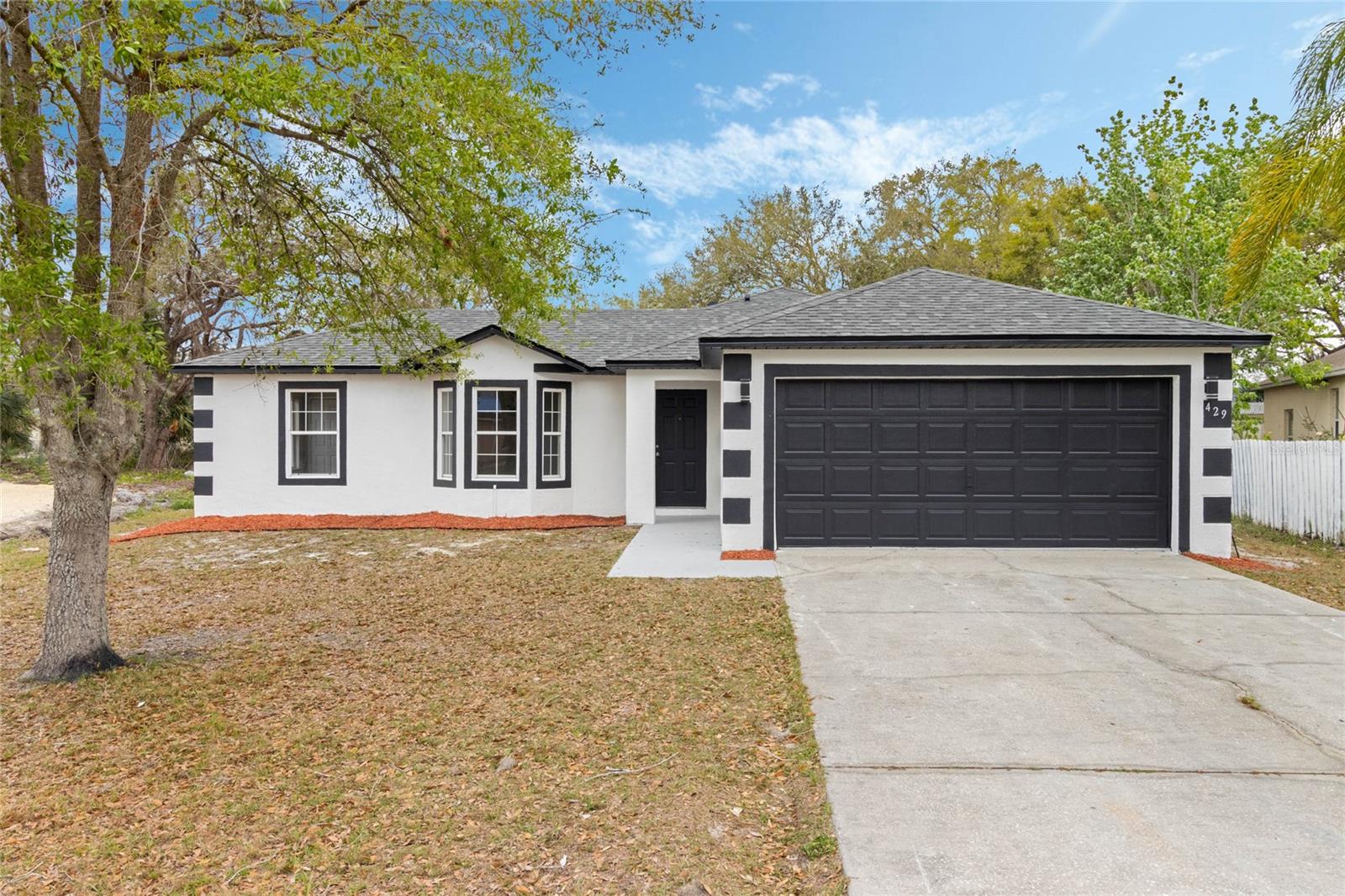 429 Lark Ct Property Photo