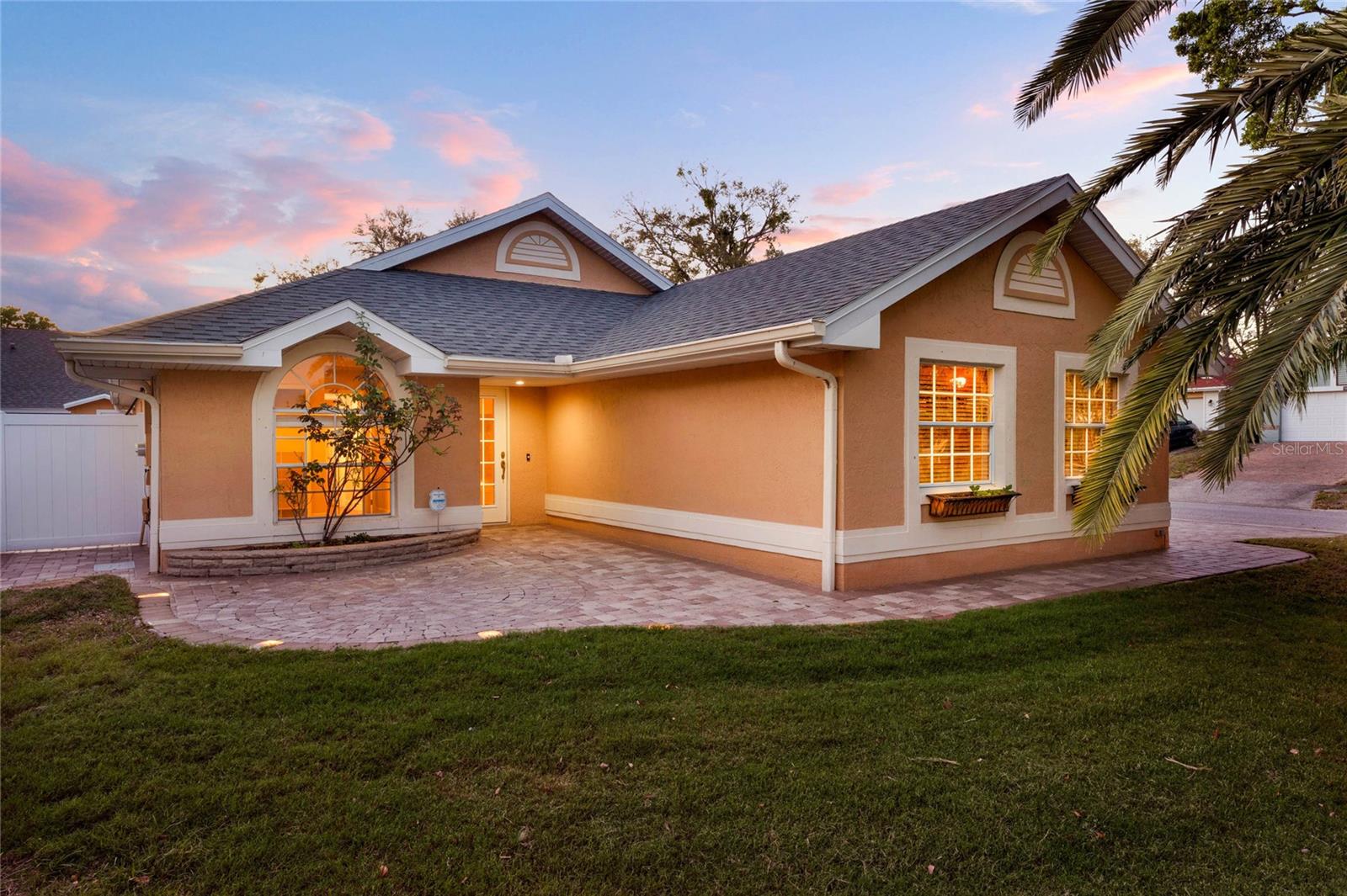 1049 Summer Lakes Dr Property Photo
