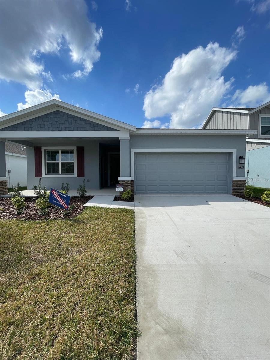 1232 Deepwater Cir Property Photo
