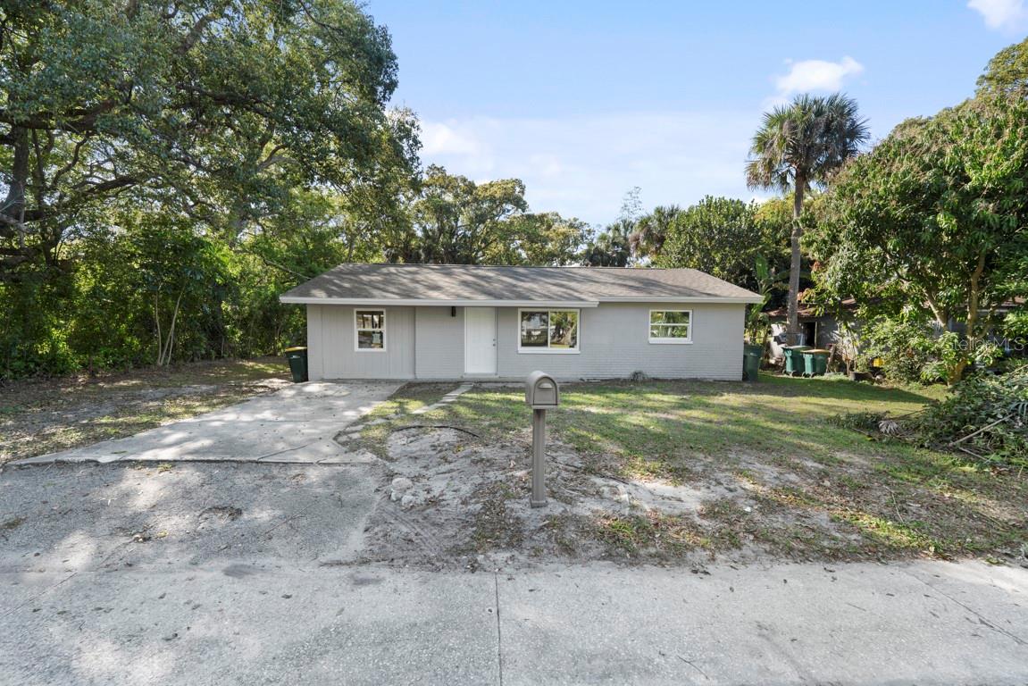 1087 Swan St Property Photo