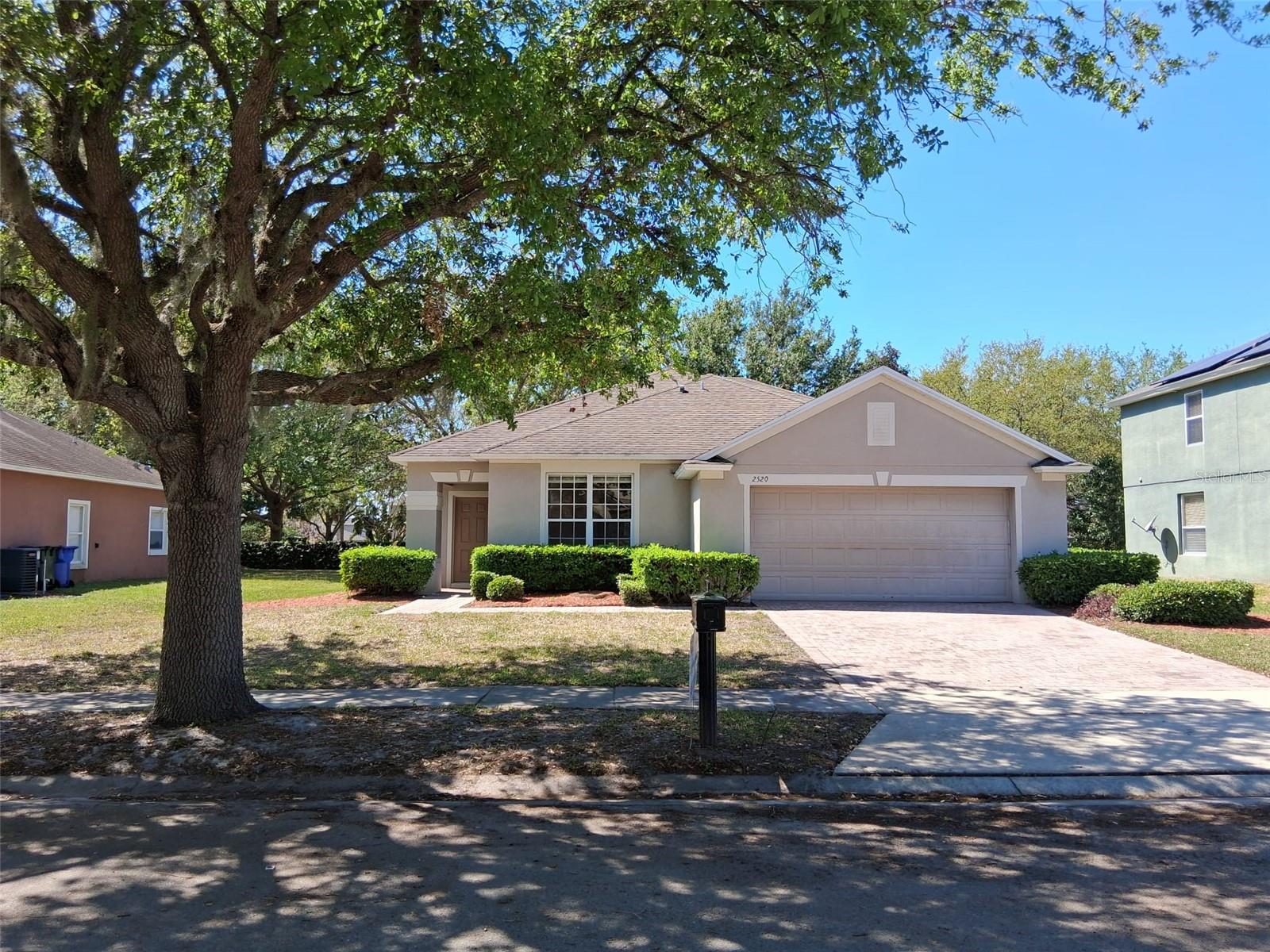 2520 Azzurra Ln Property Photo 1