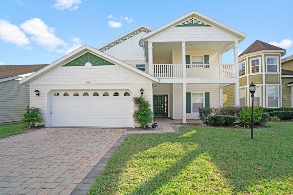 2173 Victoria Dr Property Photo