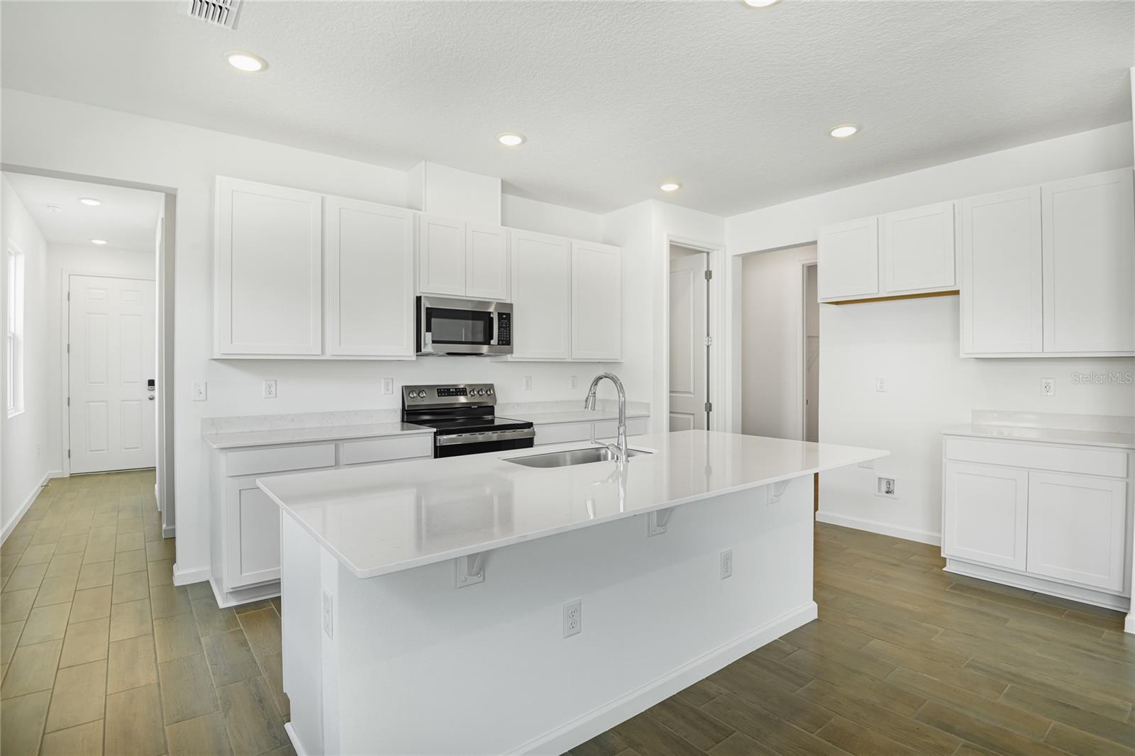 1015 Wisteria Way Property Photo 4