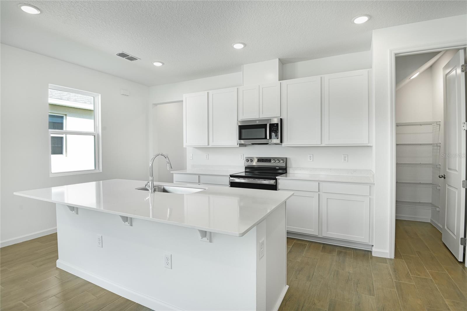 1015 Wisteria Way Property Photo 5