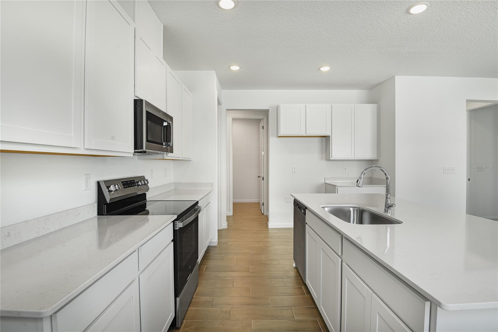 1015 Wisteria Way Property Photo 6