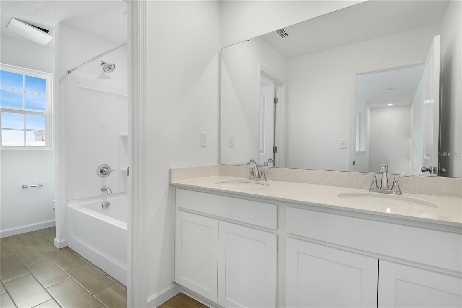 1015 Wisteria Way Property Photo 15