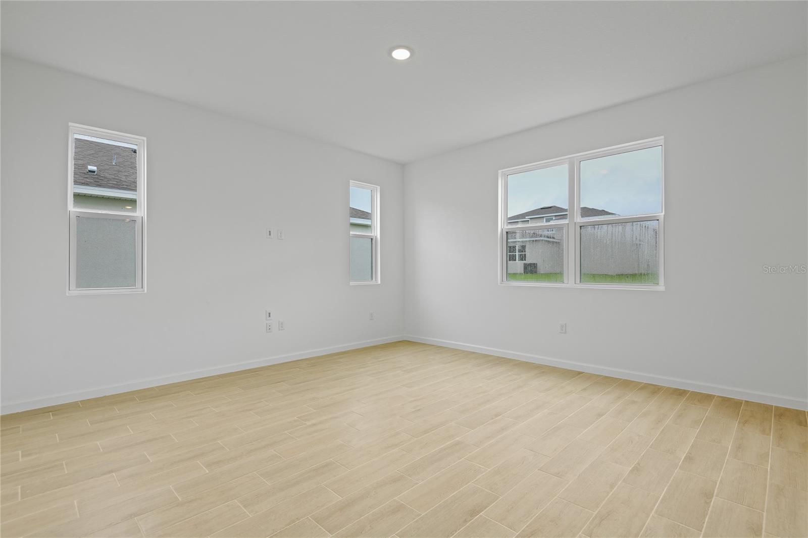 1035 Wisteria Way Property Photo 7