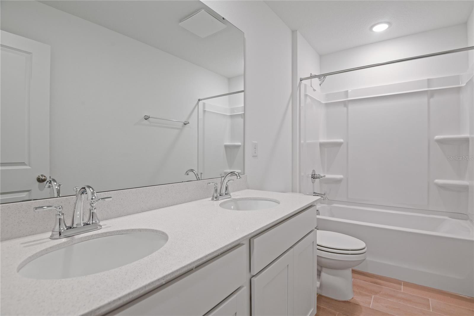 1035 Wisteria Way Property Photo 19