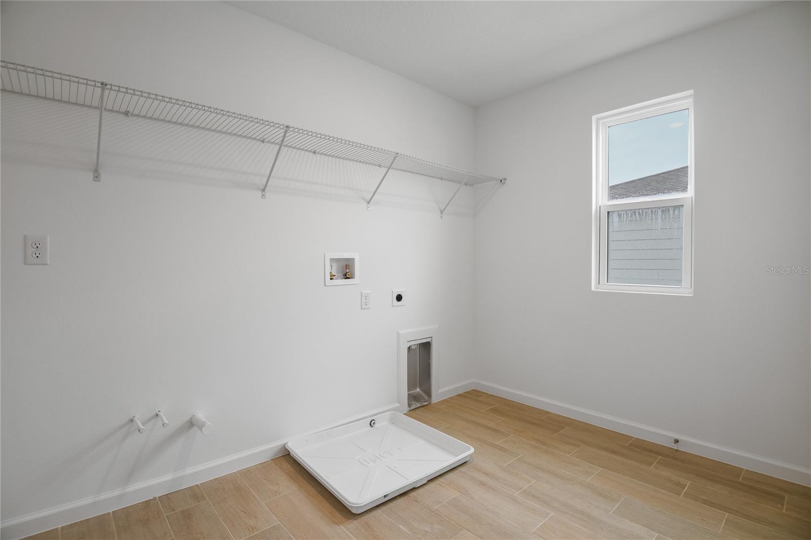 1035 Wisteria Way Property Photo 21