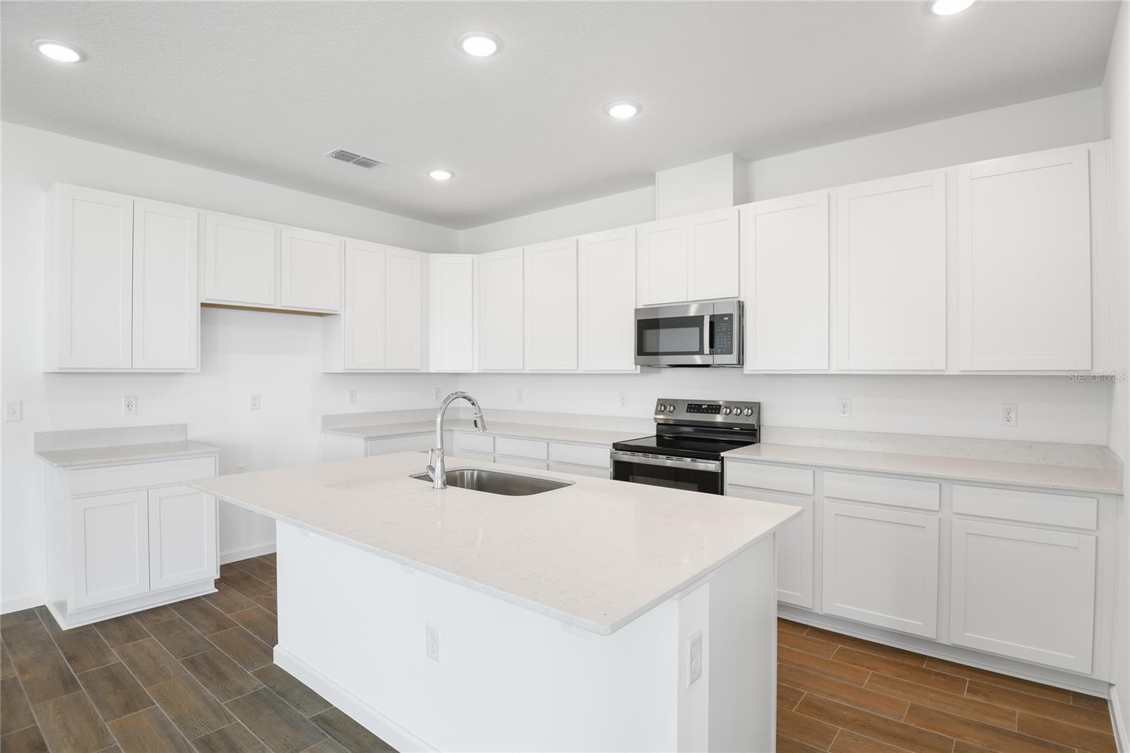 1114 Olivine Ave Property Photo 4