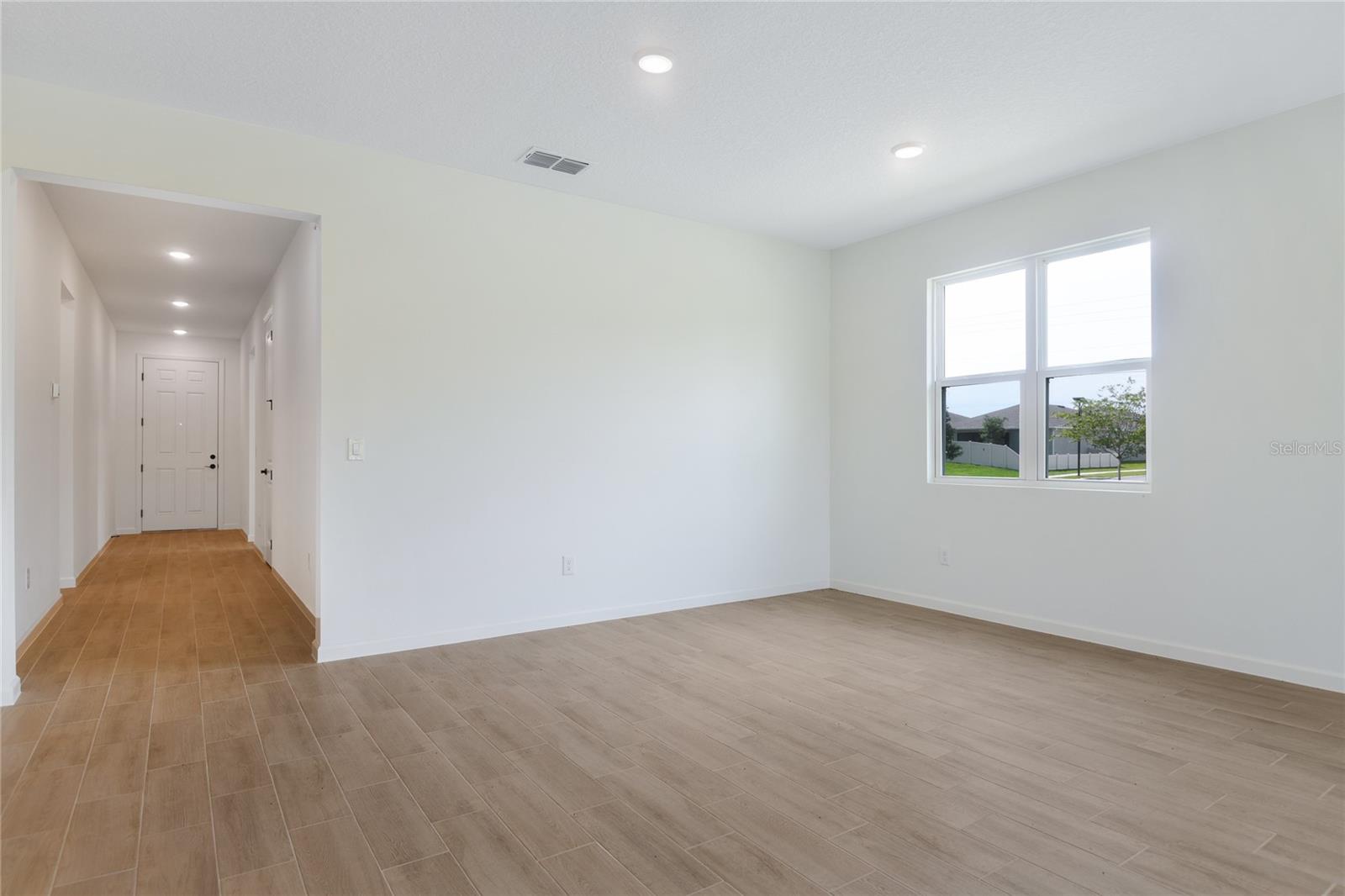 306 Alexandrite St Property Photo 4