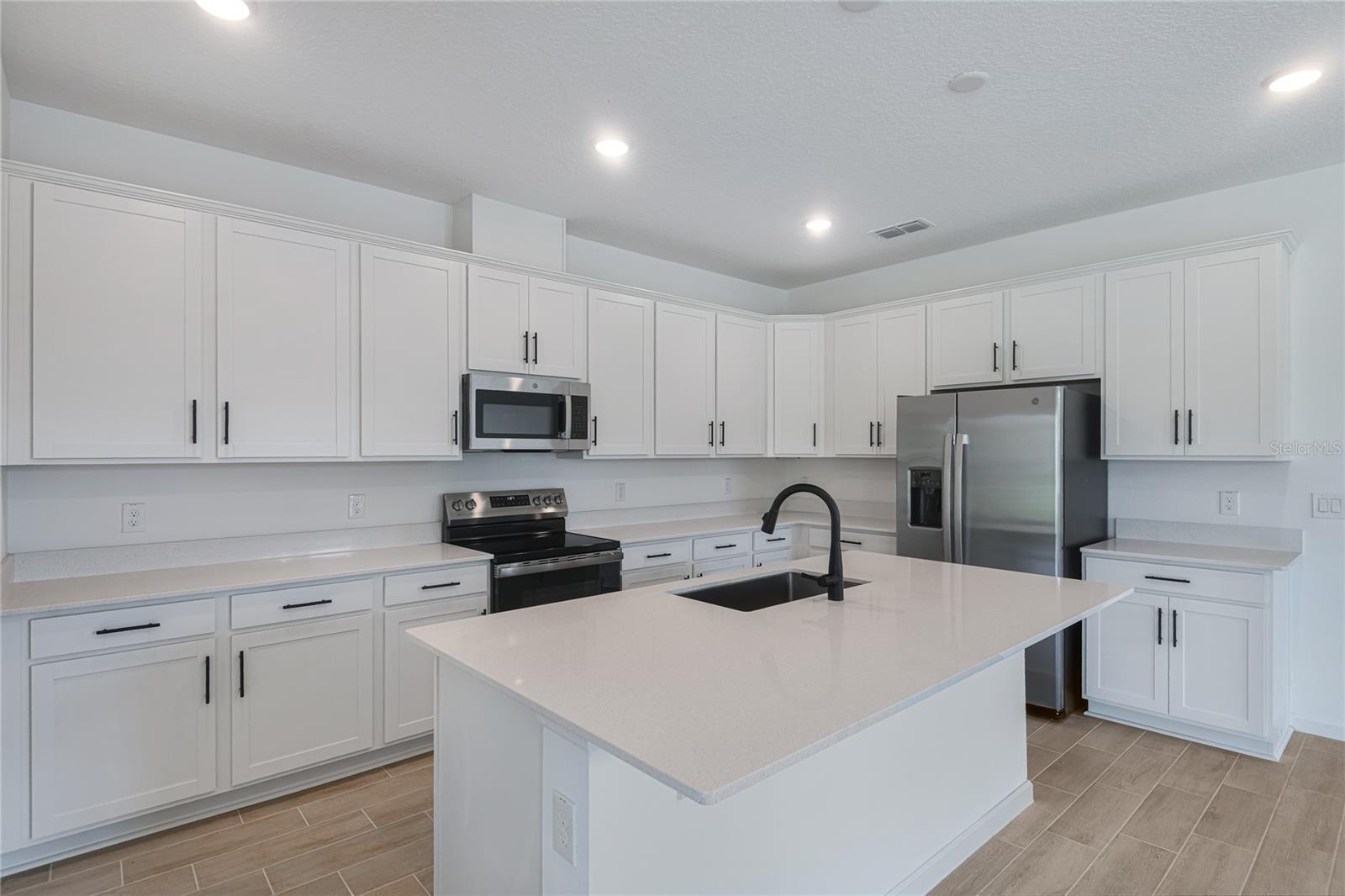 306 Alexandrite St Property Photo 5