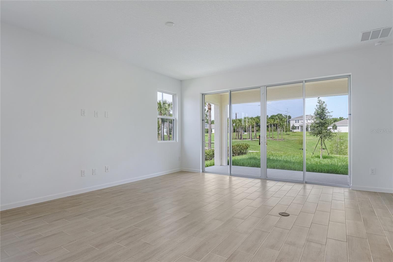 306 Alexandrite St Property Photo 8