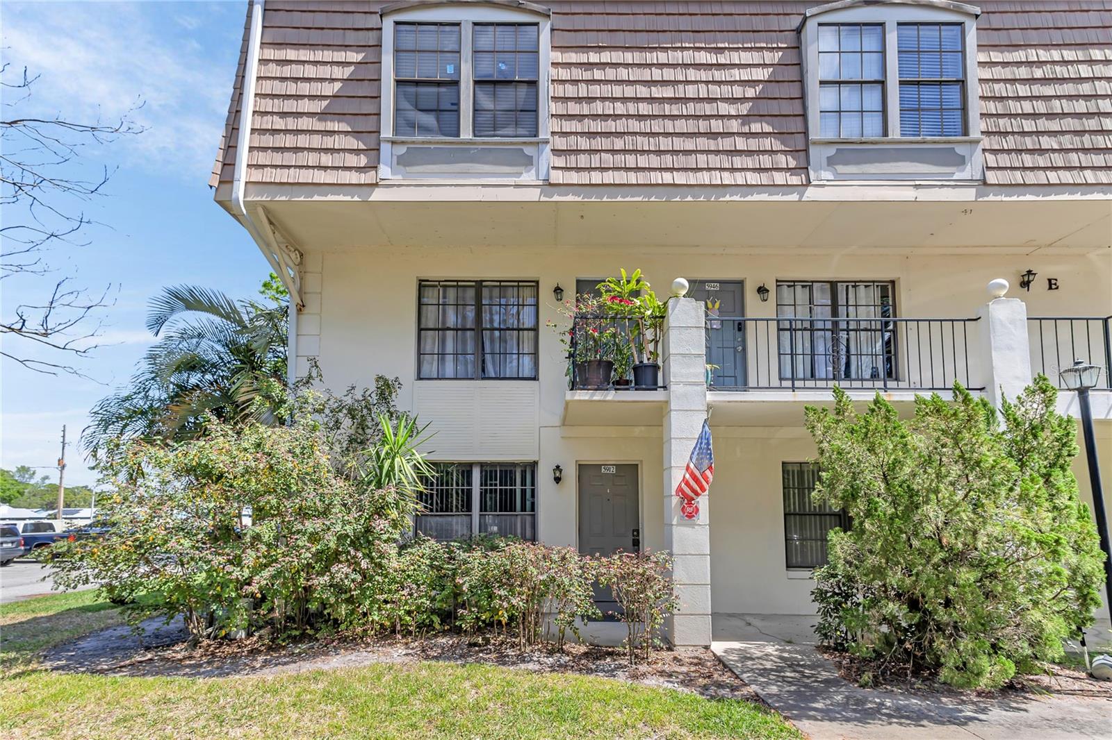5912 VILLAGE CIR #GE Property Photo 1