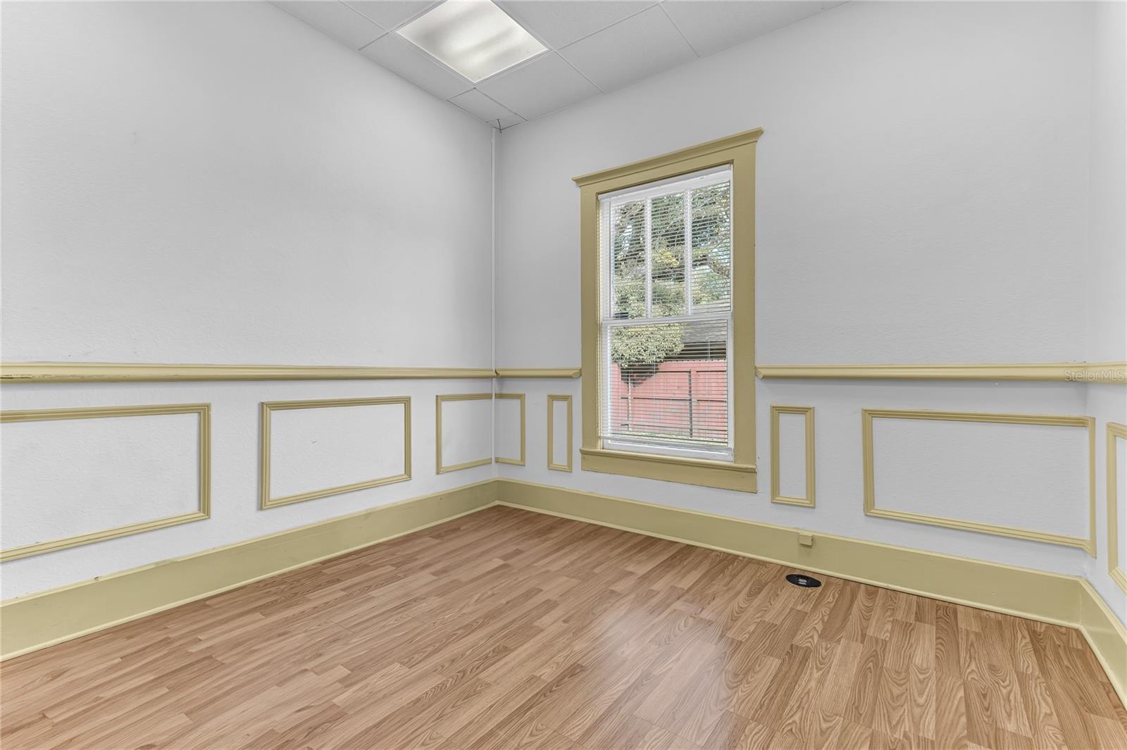 1007 Emmett St Property Photo 11