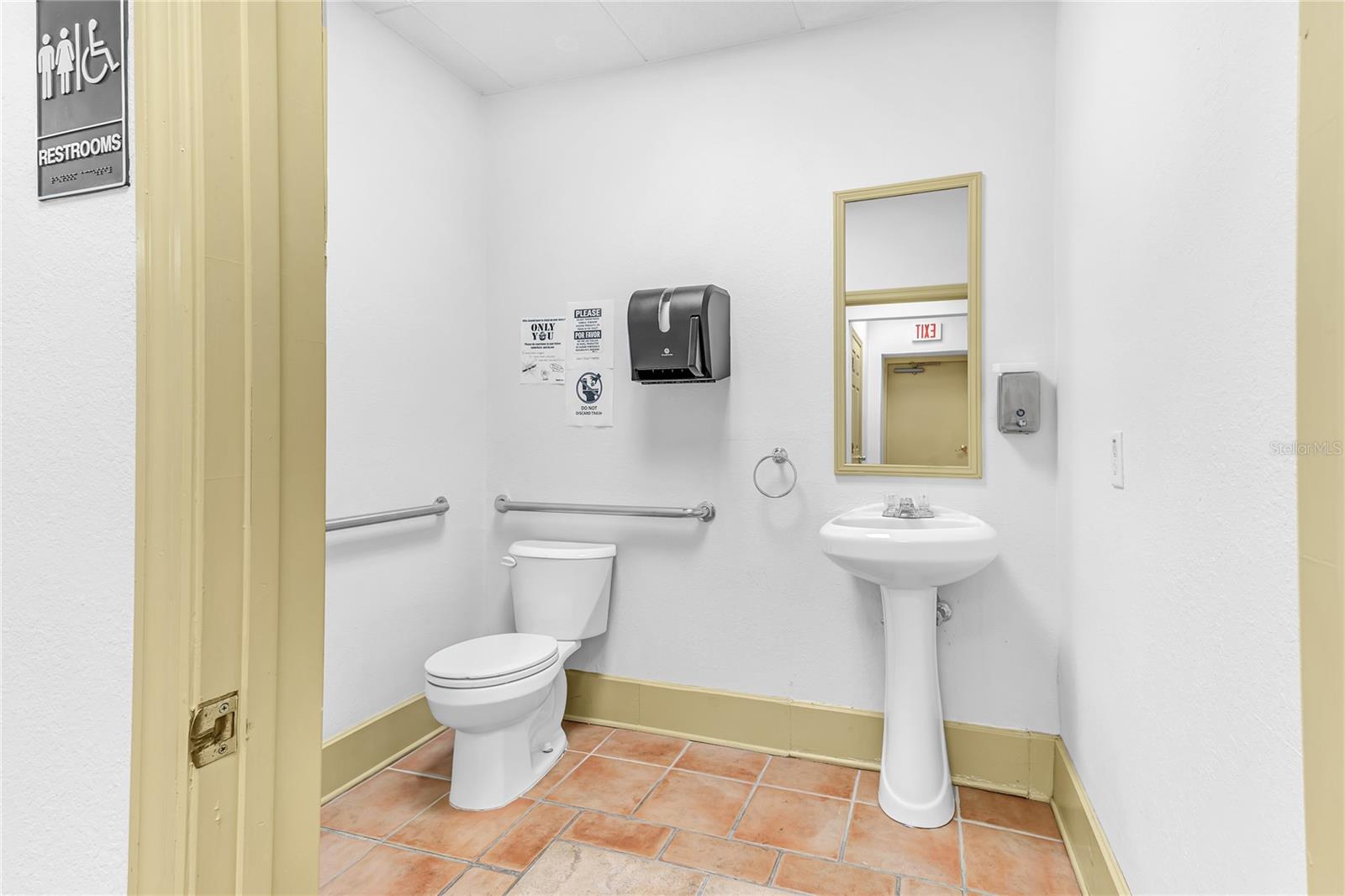 1007 Emmett St Property Photo 25