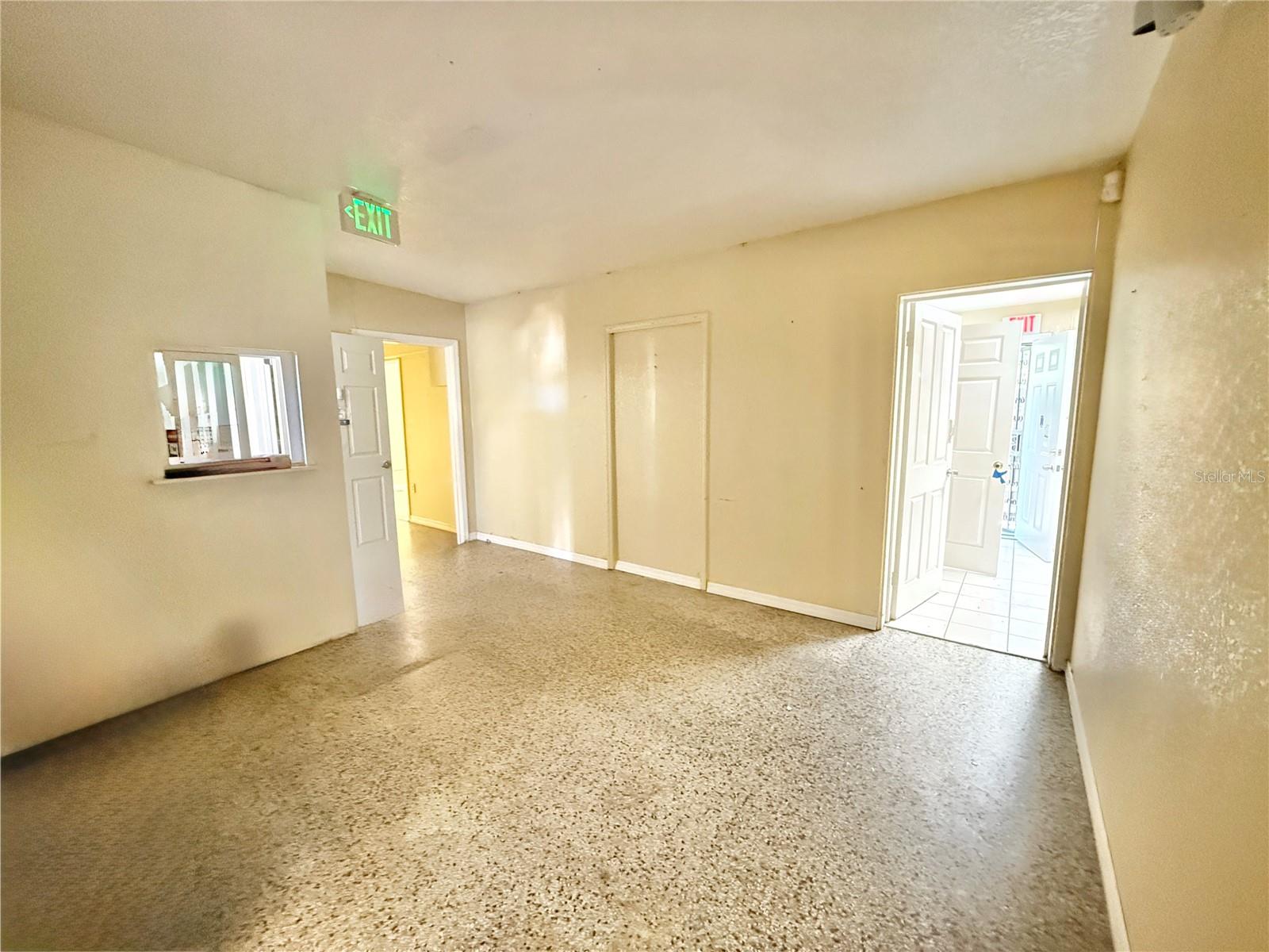 2720 W Vine St Property Photo 7