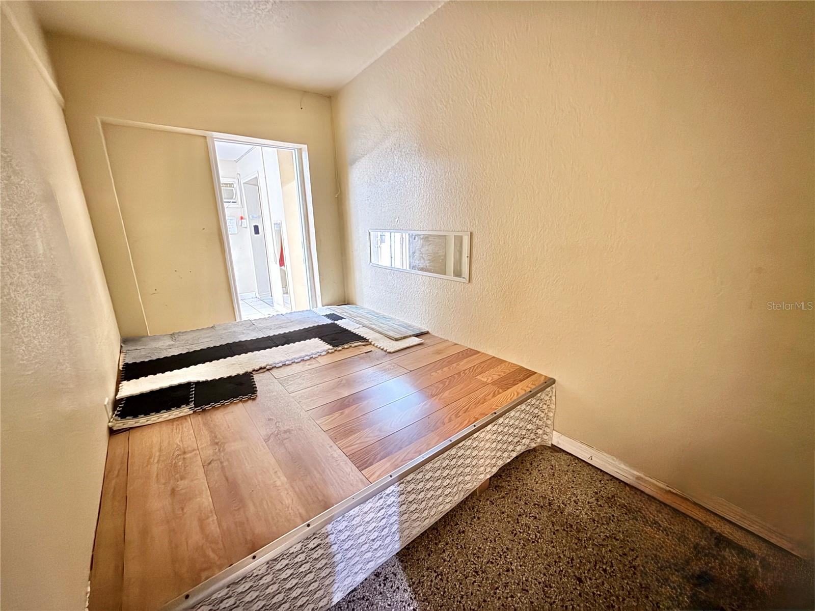 2720 W Vine St Property Photo 11