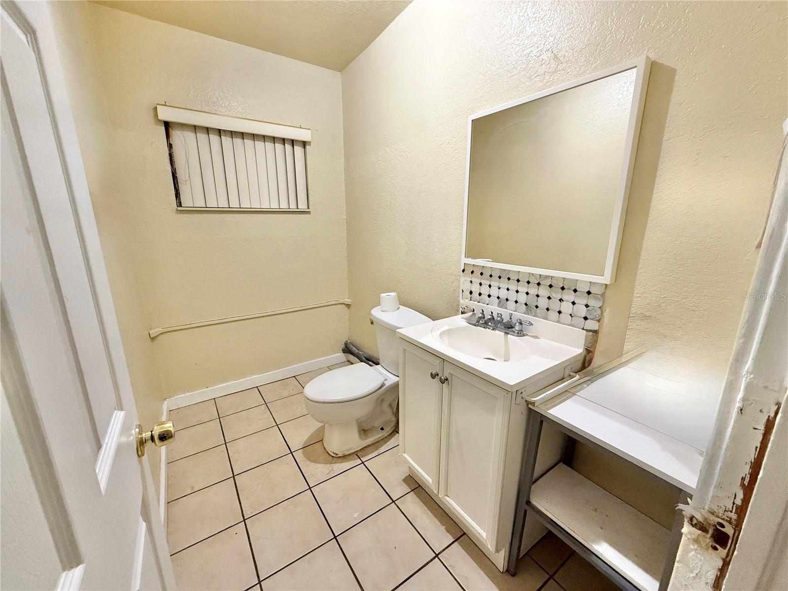 2720 W Vine St Property Photo 12
