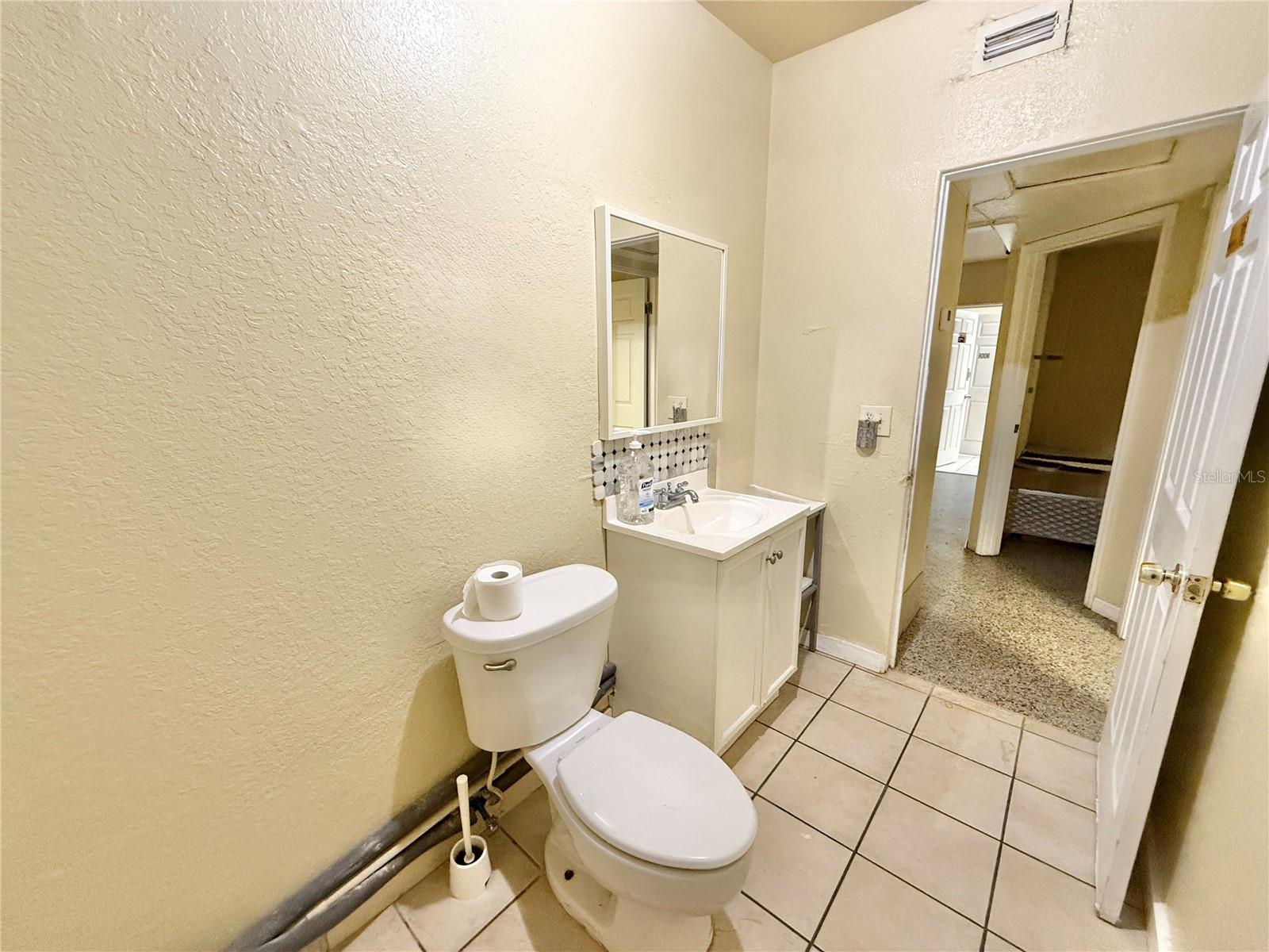 2720 W Vine St Property Photo 13