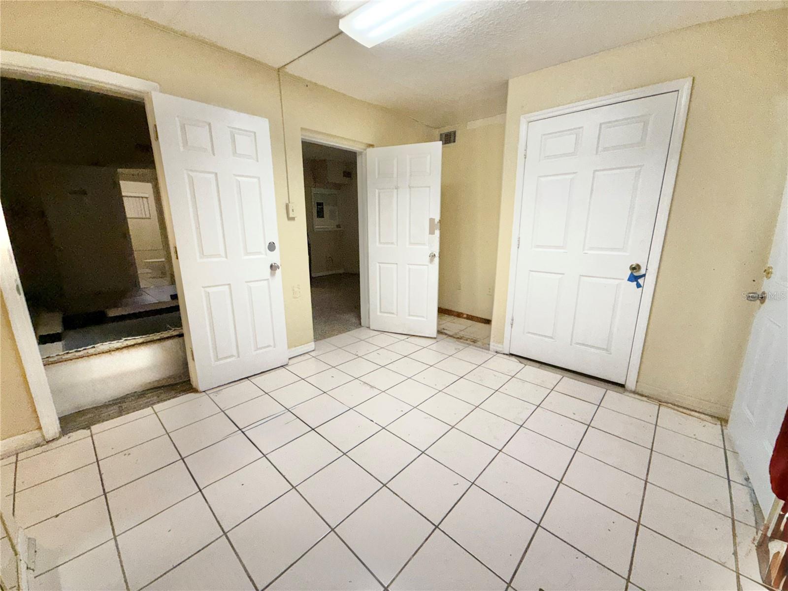 2720 W Vine St Property Photo 18