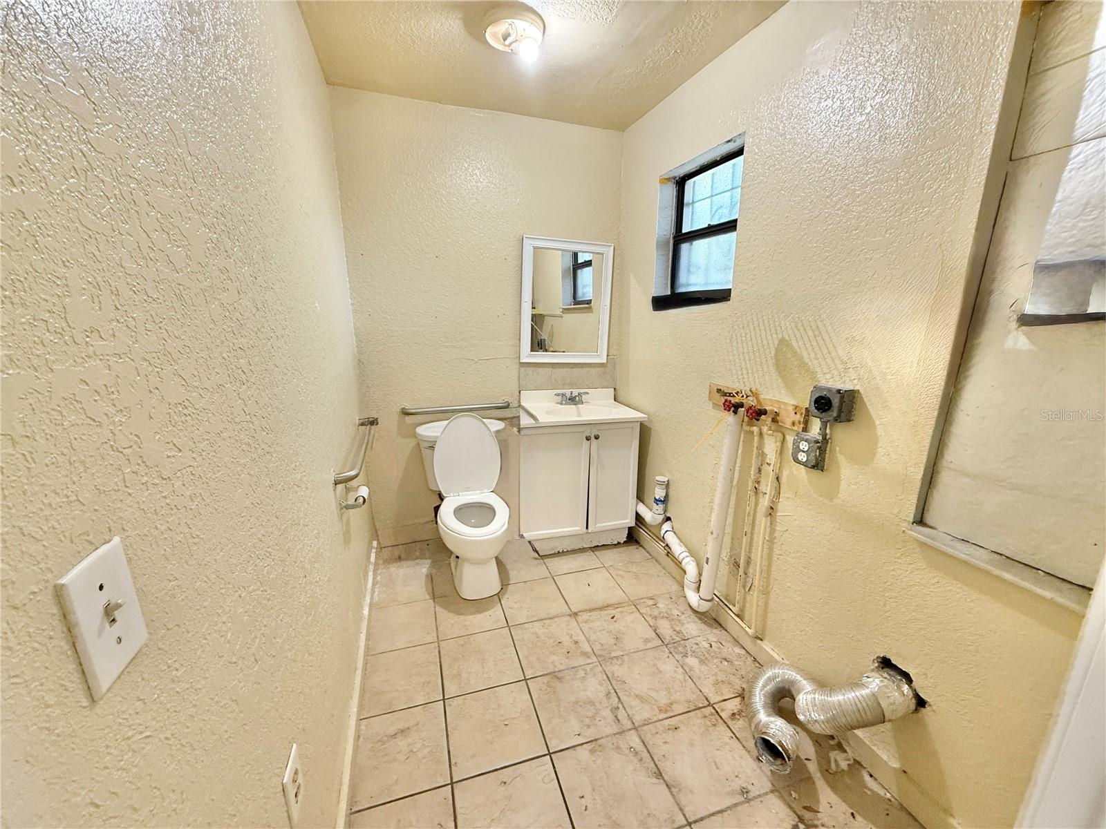 2720 W Vine St Property Photo 20