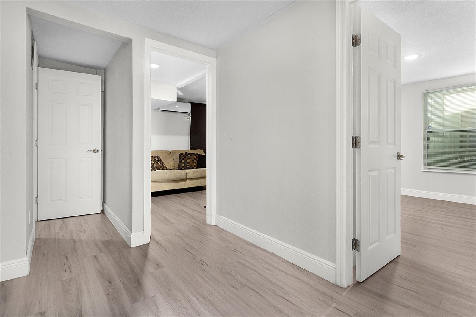 429 New York Ave Property Photo 9