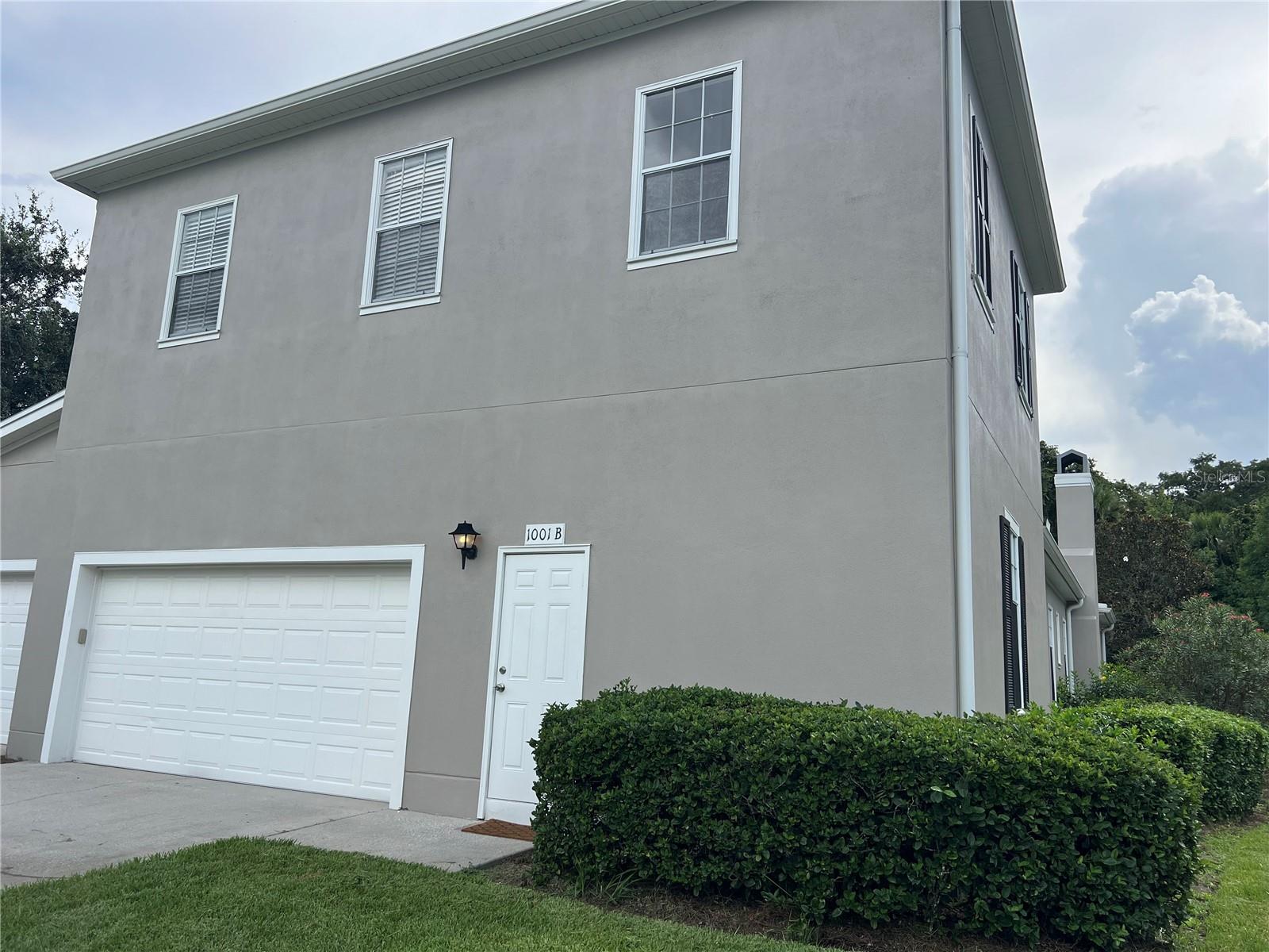 1001 Oak Pond Dr #b Property Photo
