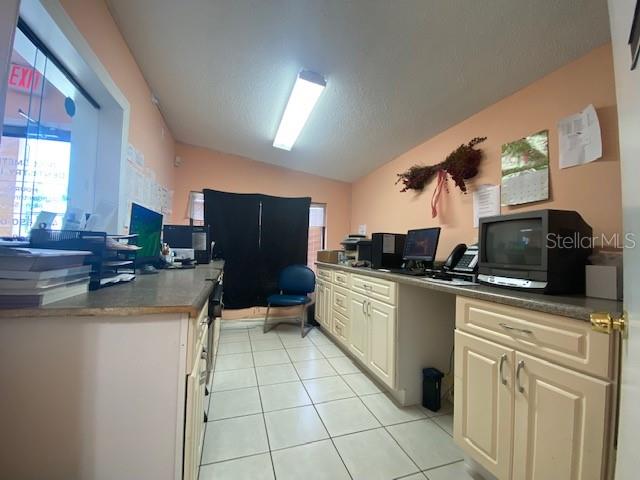 1900 W Colonial Dr Property Photo 15