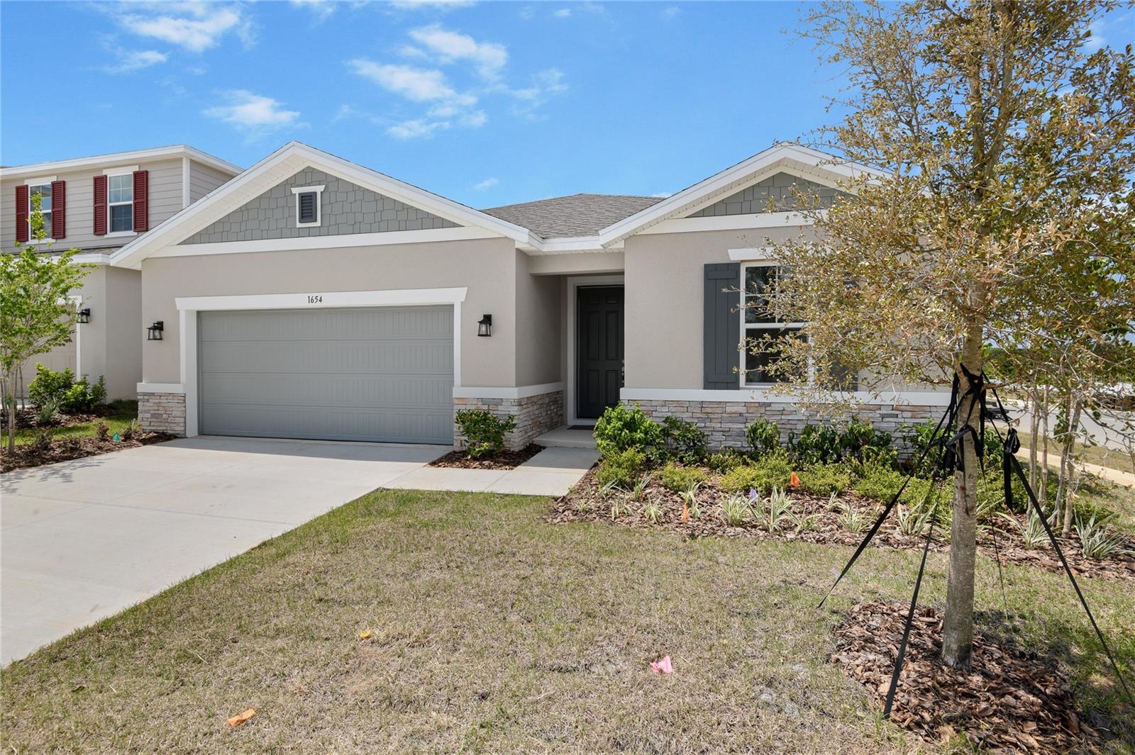 1654 SUGARBELLE CIR Property Photo 1