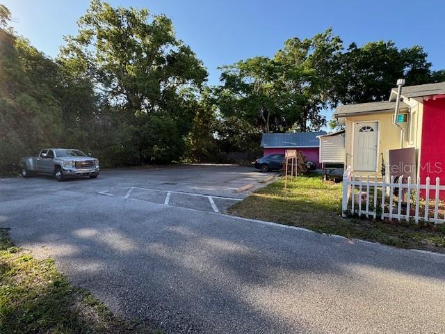 325 S Highland St Property Photo 5
