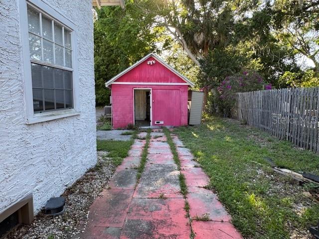 325 S Highland St Property Photo 13
