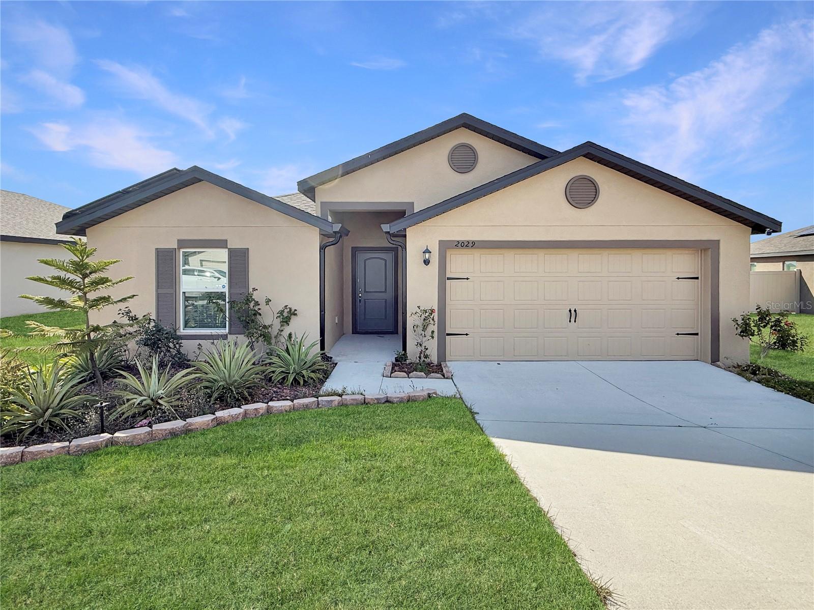 2029 Amber Sweet Cir Property Photo