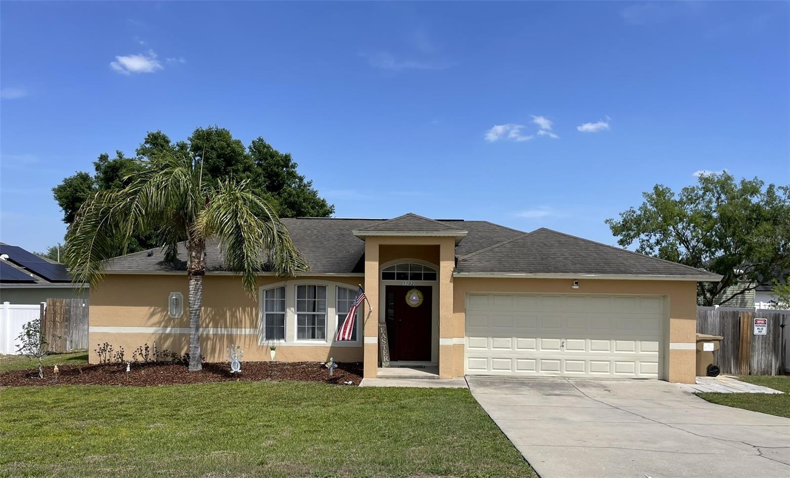 1102 Peregrine St Property Photo