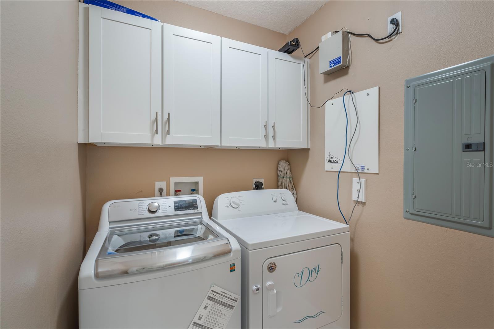 1231 Wright Cir #108 Property Photo 27