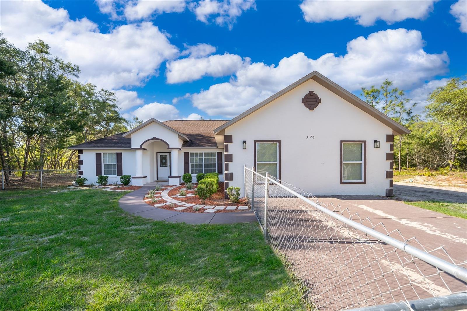 3178 W Deltona Blvd Property Photo