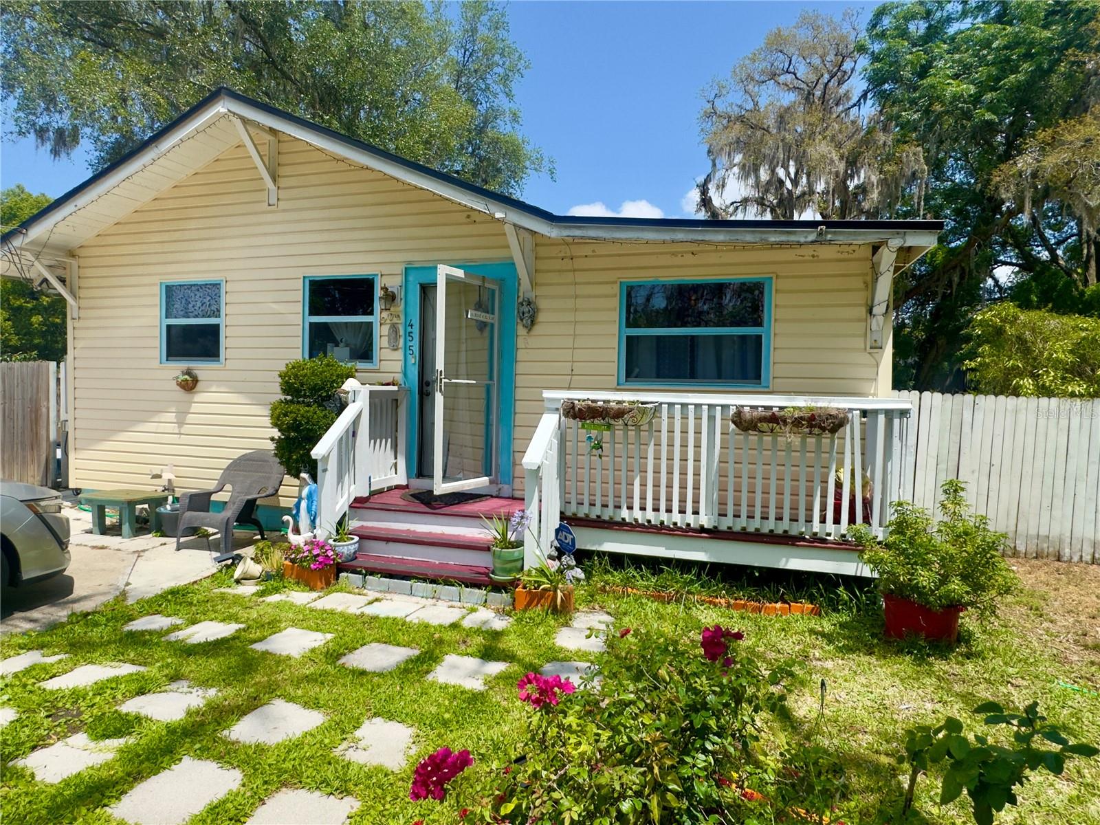 455 E Palmetto Ave Property Photo