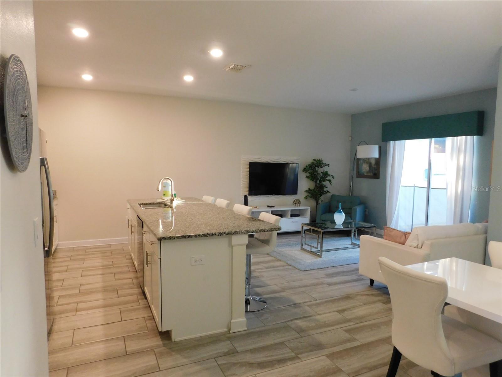9079 Dogleg Dr Property Photo 4