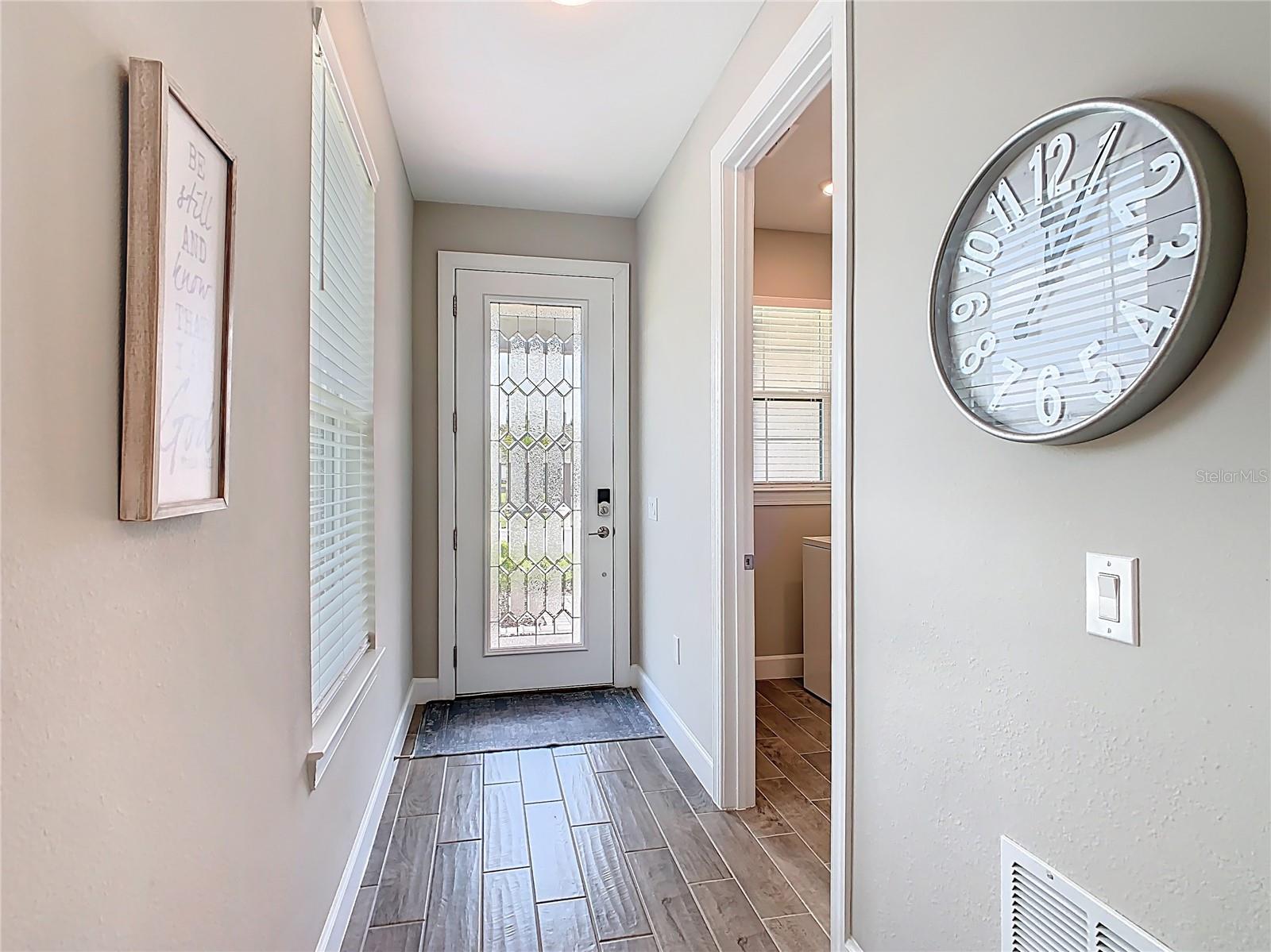 1029 Umbria Dr Property Photo 3