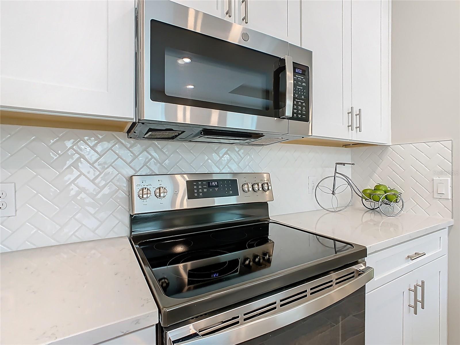 1029 Umbria Dr Property Photo 7