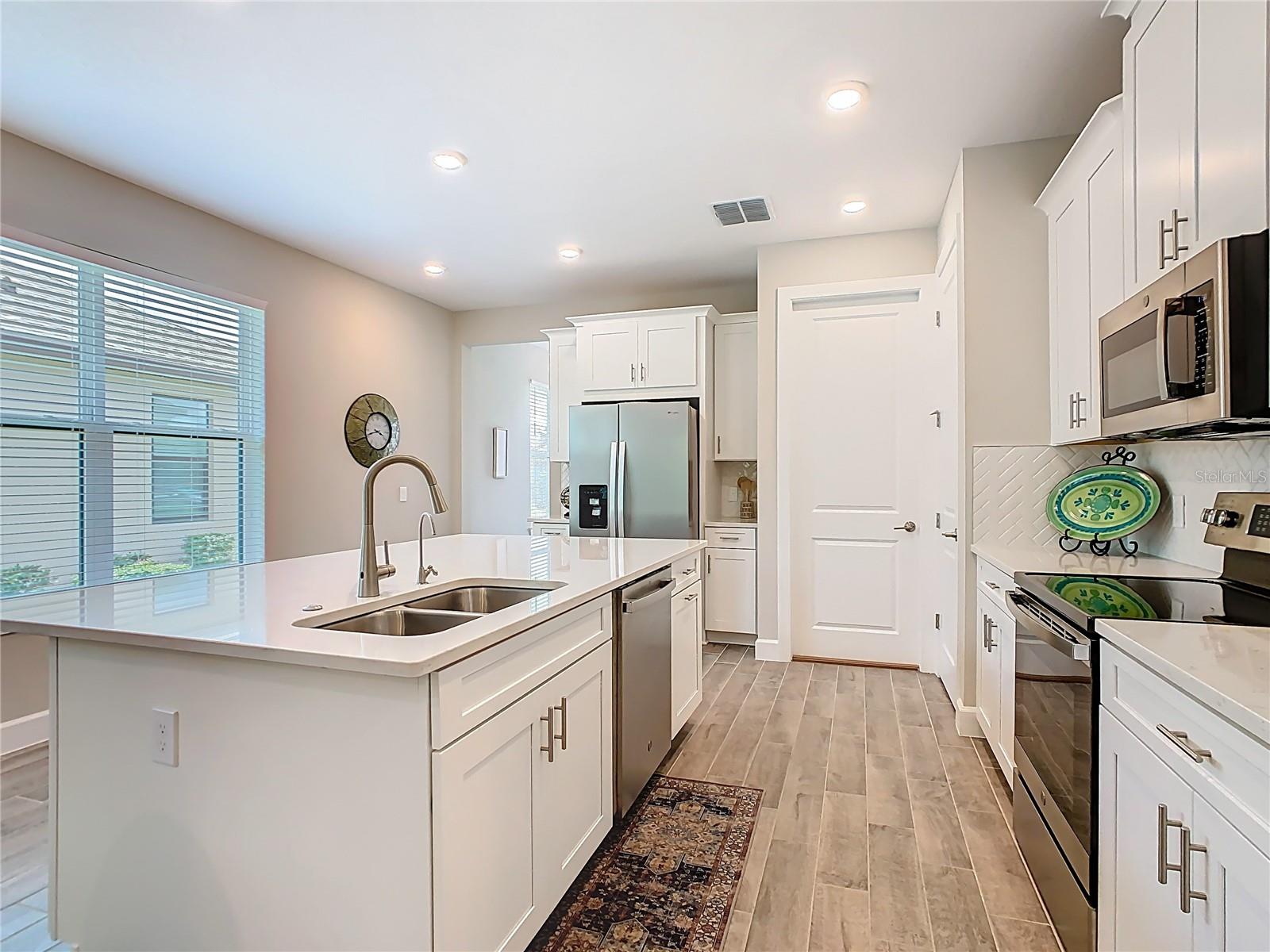 1029 Umbria Dr Property Photo 8