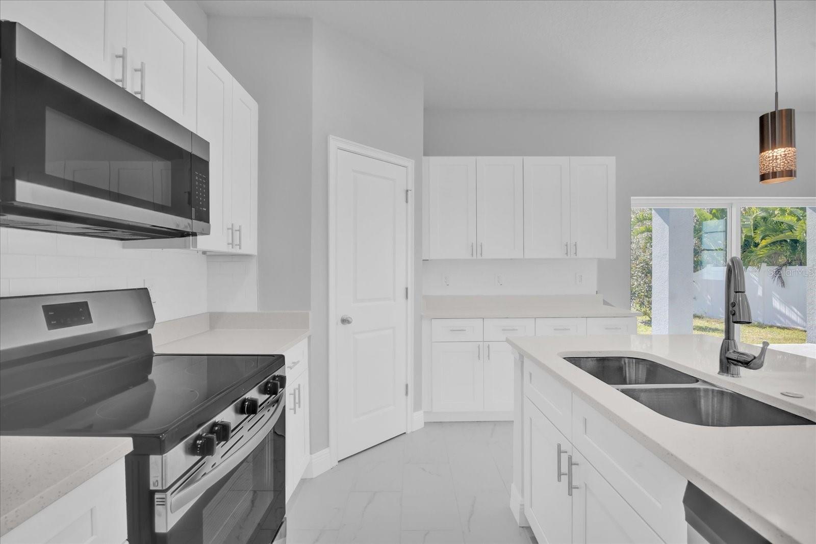 1251 Ash Tree Cv Property Photo 4