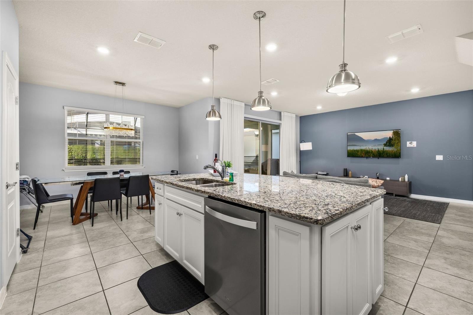 7184 Oakmoss Loop Property Photo 10