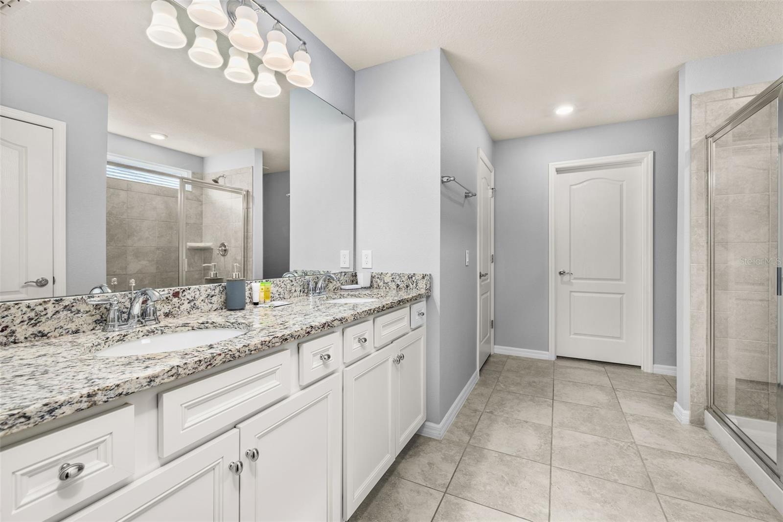 7184 Oakmoss Loop Property Photo 31