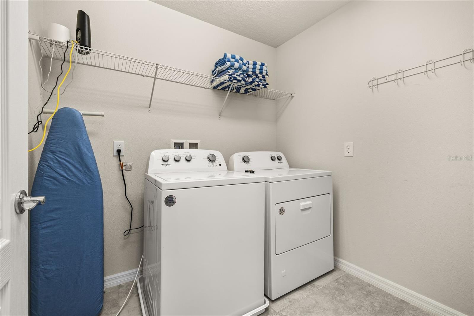 7184 Oakmoss Loop Property Photo 43