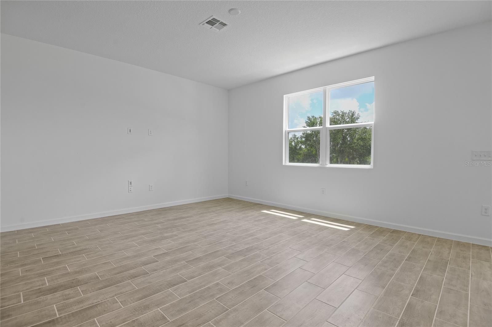 753 Lake Dell Ave Property Photo 6
