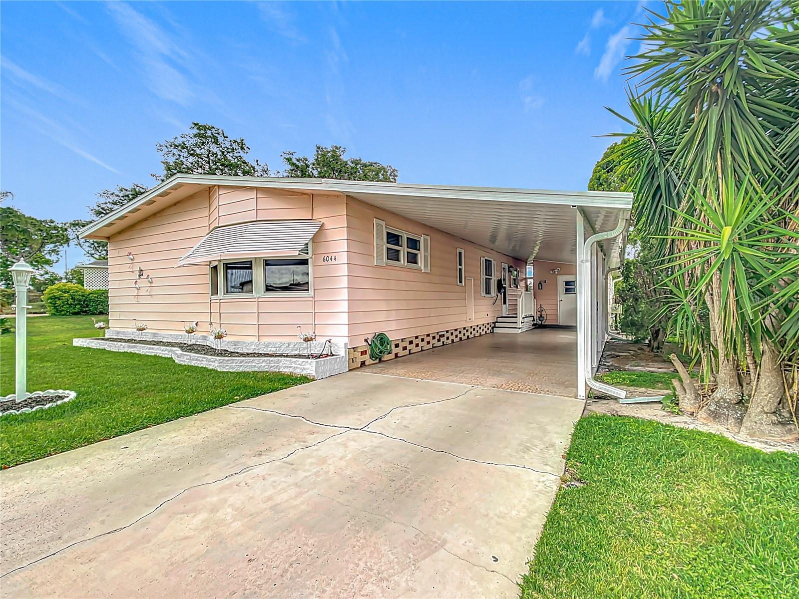 6044 GRAND OAKS DR SE Property Photo 1