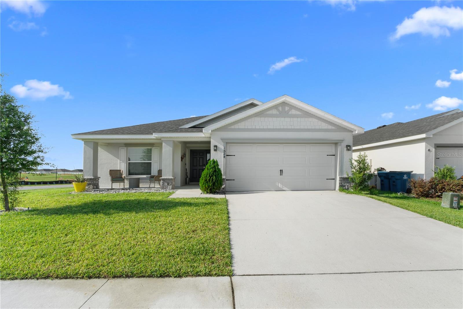 1524 FLEUR DR