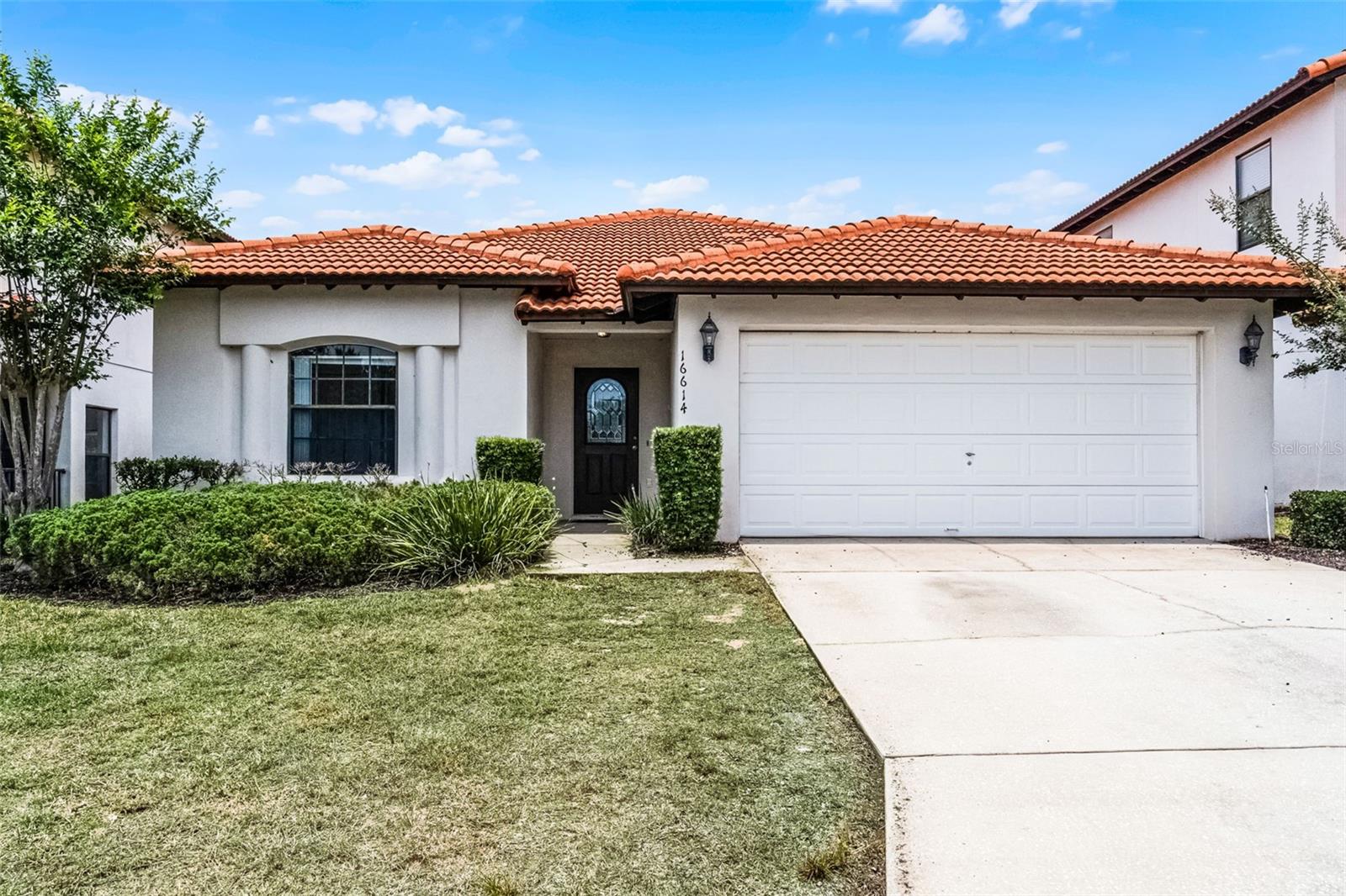 16614 Lazy Breeze Loop Property Photo 3